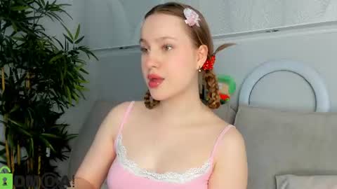 Lina online show from June 2026 01:21:01 AM