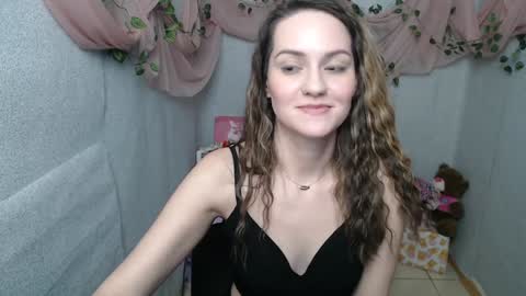 Lina online show from December 2024 06:33:02 AM