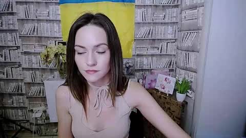 Lina online show from September 2025 05:53:02 AM