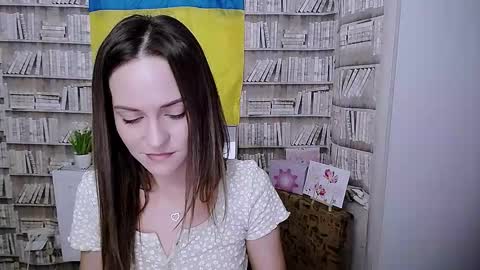 Lina online show from October 2025 06:19:01 AM