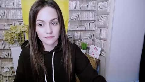 Lina online show from October 2025 05:29:02 AM