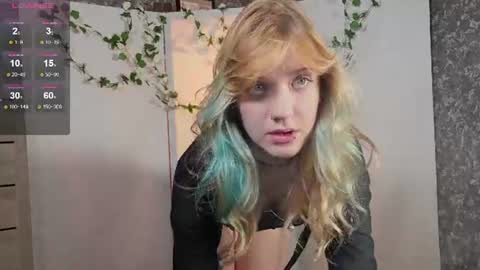 Snapshot of lina_vi chatting on June 2026 08:29:02 PM Lina online show from June 2026 08:29:02 PM