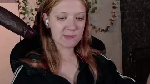Snapshot of lina_vi chatting on July 2026 01:58:33 AM Lina online show from July 2026 01:58:33 AM