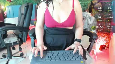 Lina  online show from January 2026 11:26:01 AM