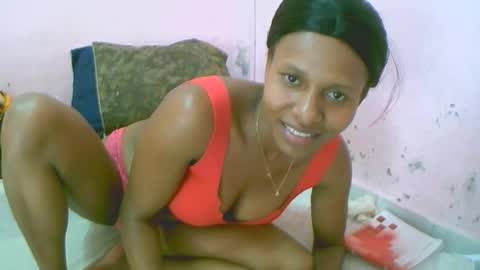 Snapshot of linah1123 chatting on April 2026 10:18:01 PM linah1123 online show from April 2026 10:18:01 PM