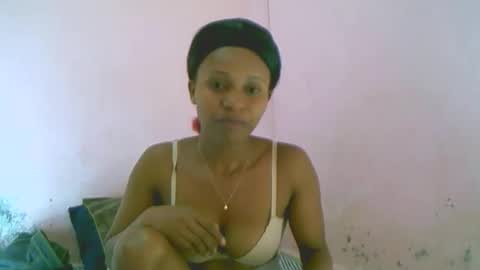 Snapshot of linah1123 chatting on April 2026 02:44:01 PM linah1123 online show from April 2026 02:44:01 PM