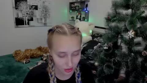 Lina online show from December 2024 07:25:02 PM