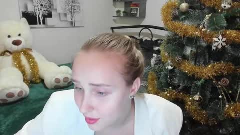 Lina online show from January 2025 11:26:01 PM