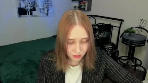 Lina online show from March 2025 08:53:02 PM