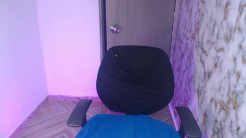 lincy_honeyy online show from April 2026 04:44:02 AM