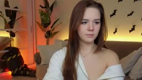 linda__robertz online show from November 2025 10:12:01 PM