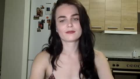 Linda online show from September 2025 07:02:02 PM