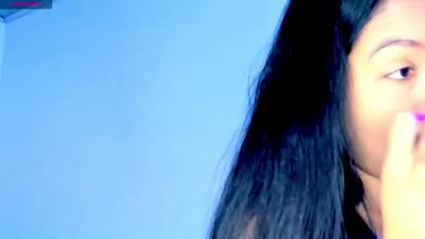 Alana online show from October 2025 07:14:02 PM