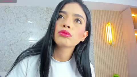  LINDA  online show from April 2026 01:48:02 PM