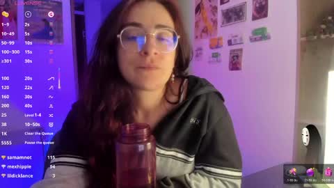 Giggles  online show from May 2026 03:15:02 AM
