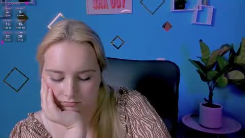 Snapshot of linda_lynx chatting on July 2026 10:39:01 AM linda_lynx online show from July 2026 10:39:01 AM