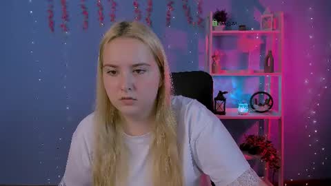 Snapshot of linda_lynx chatting on July 2026 08:32:02 AM linda_lynx online show from July 2026 08:32:02 AM