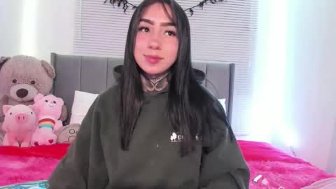 Lindaa maria  online show from September 2025 10:45:02 PM