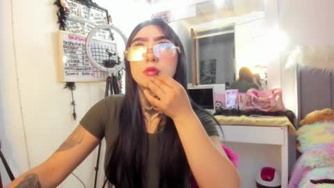 Lindaa maria  online show from June 2026 09:17:01 PM