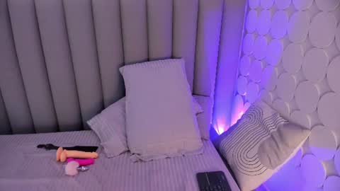 Linda  online show from July 2026 11:35:01 AM