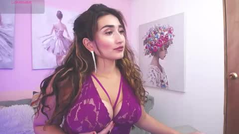 Maria Paula online show from October 2025 12:27:01 PM