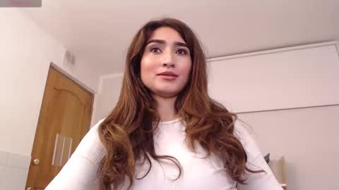 Maria Paula online show from December 2025 12:23:02 PM