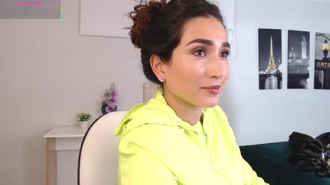 Maria Paula online show from April 2026 12:18:02 PM