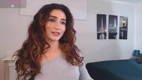 Maria Paula online show from April 2026 12:19:02 PM