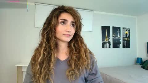 Maria Paula online show from May 2026 12:13:02 PM