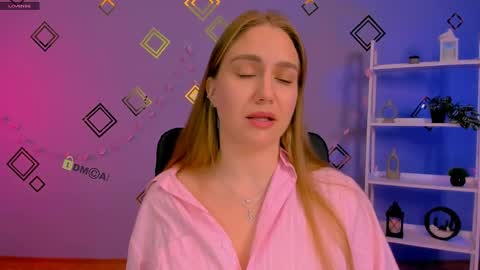 linda_save online show from April 2026 07:11:02 PM