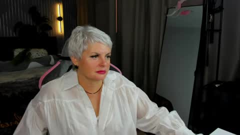 Snapshot of linda_zefir chatting on April 2026 09:26:02 AM Linda Zefir online show from April 2026 09:26:02 AM