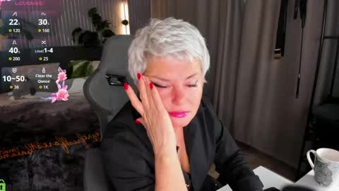 Snapshot of linda_zefir chatting on May 2026 01:22:01 AM Linda Zefir online show from May 2026 01:22:01 AM