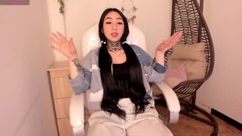 Snapshot of lindaa_miller chatting on January 2025 01:57:02 AM linda miller online show from January 2025 01:57:02 AM