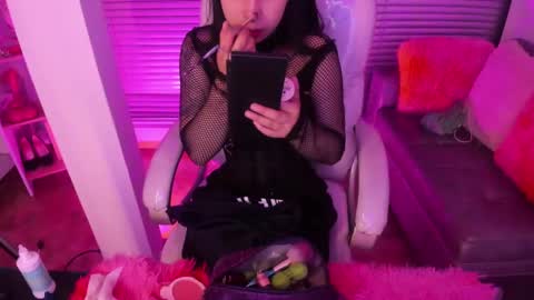 Snapshot of lindaa_miller chatting on February 2025 03:51:01 AM linda miller online show from February 2025 03:51:01 AM