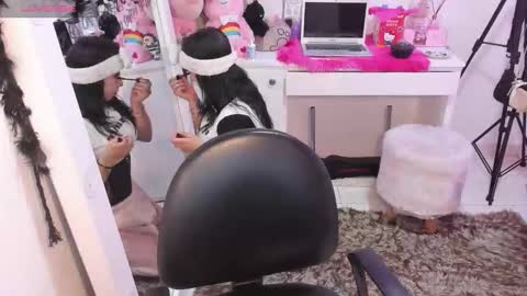 Snapshot of lindaa_miller chatting on November 2025 06:30:01 AM linda miller online show from November 2025 06:30:01 AM