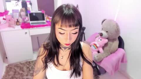 Snapshot of lindaa_miller chatting on November 2025 07:08:01 AM linda miller online show from November 2025 07:08:01 AM