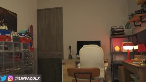 Nia  online show from October 2025 01:08:02 AM