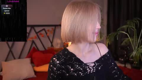 Snapshot of lindathacker chatting on November 2025 04:33:02 AM your Linda is back online show from November 2025 04:33:02 AM