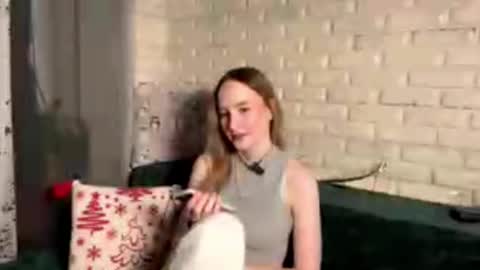 Snapshot of lindawashington chatting on February 2026 04:07:02 PM Linda online show from February 2026 04:07:02 PM