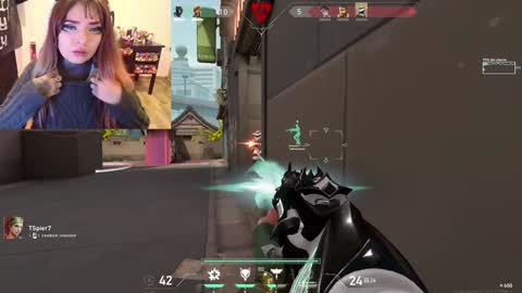 Snapshot of linddamortt chatting on February 2025 03:53:02 AM CatalinaANIDEA online show from February 2025 03:53:02 AM