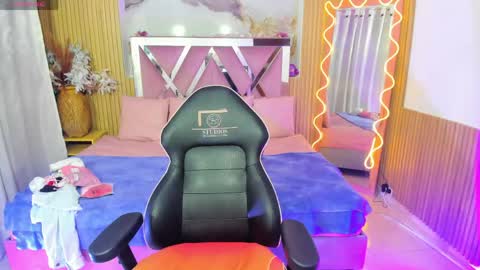 Linda  online show from May 2026 03:15:02 AM