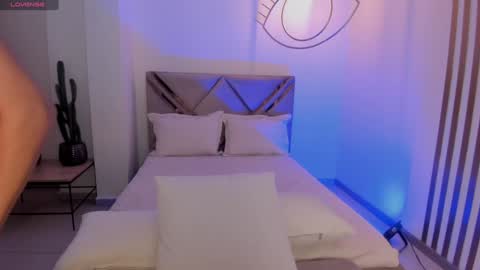 Snapshot of lindseycox chatting on January 2025 08:00:01 PM Lin online show from January 2025 08:00:01 PM