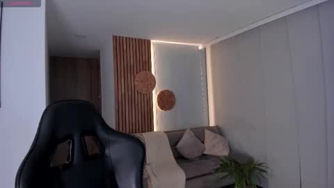 call me annie online show from October 2025 12:19:01 AM