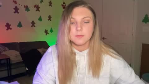 Lindseyluxe online show from December 2025 01:22:01 AM