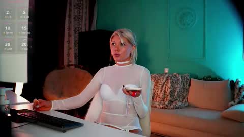 Snapshot of lindsi_luvviv chatting on December 2025 05:20:02 PM lindsi_luvviv online show from December 2025 05:20:02 PM