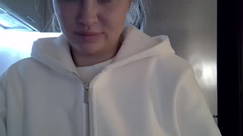 Anna online show from October 2025 04:09:01 PM