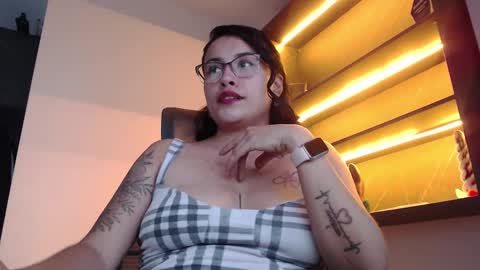 Lindsy online show from January 2025 08:59:02 PM