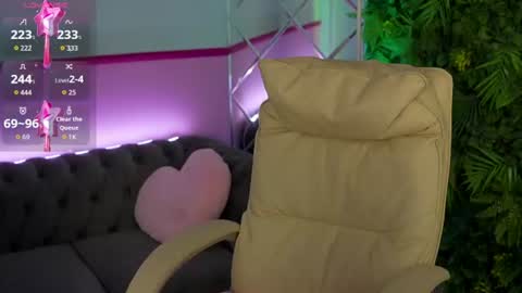 Lindsy online show from July 2026 07:22:01 AM