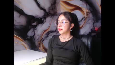 Snapshot of ling_ling24 chatting on February 2025 03:01:02 AM ling ling24 online show from February 2025 03:01:02 AM