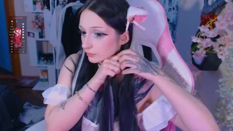 Lina online show from December 2024 10:19:01 PM